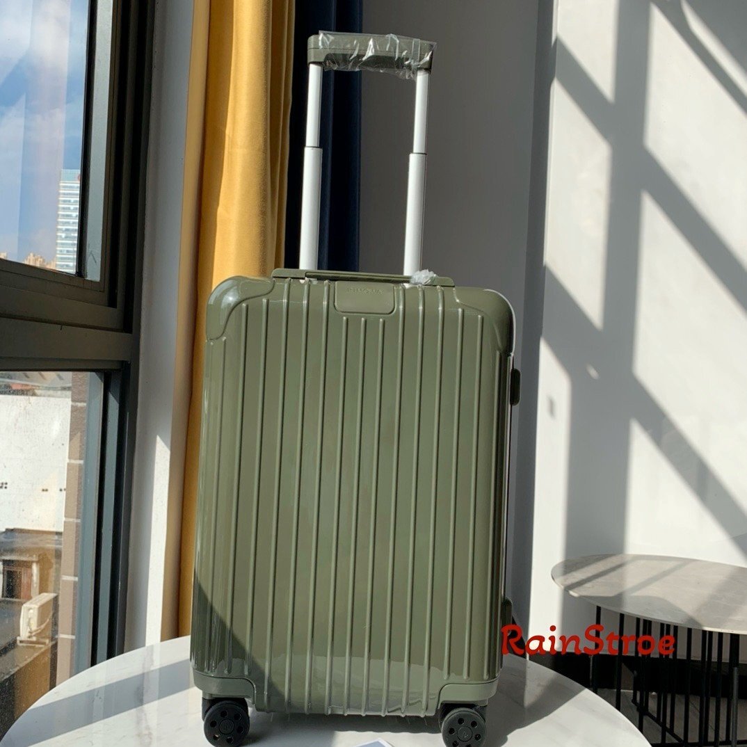新品未使用リモワオリジナルキャビングリーンカモフラージュ 希少 リモワ RIMOWA オリジナル CABIN キャビン グリーン