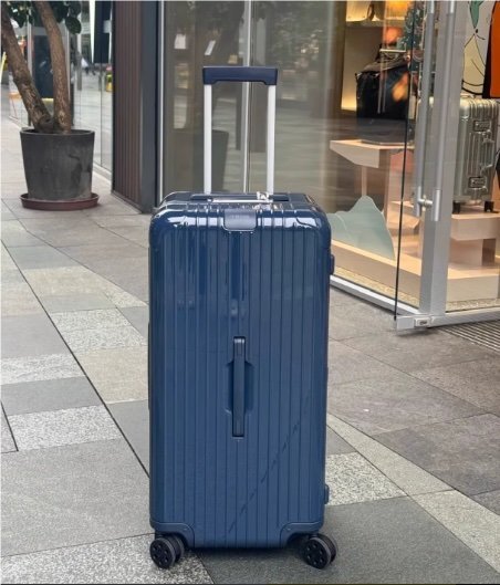 新品未使用【リモワ RIMOWA】エッセンシャル キャリー◎入手困難限定カラー リモワ「エッセンシャル」コレクションから新色2色と限定スーツ