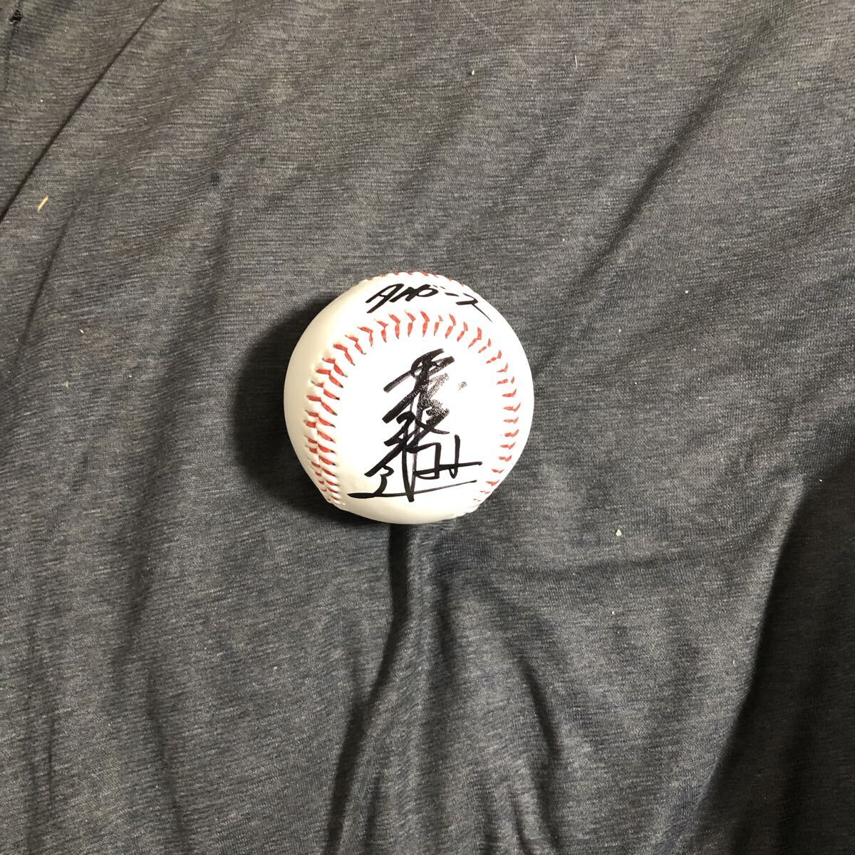 阪神タイガース 藤川球児 最優秀中継ぎ シーズン最多登板 記念　直筆サインボール Amazon.co.jp: 阪神タイガース 藤川球児 最優秀中継ぎ シーズン