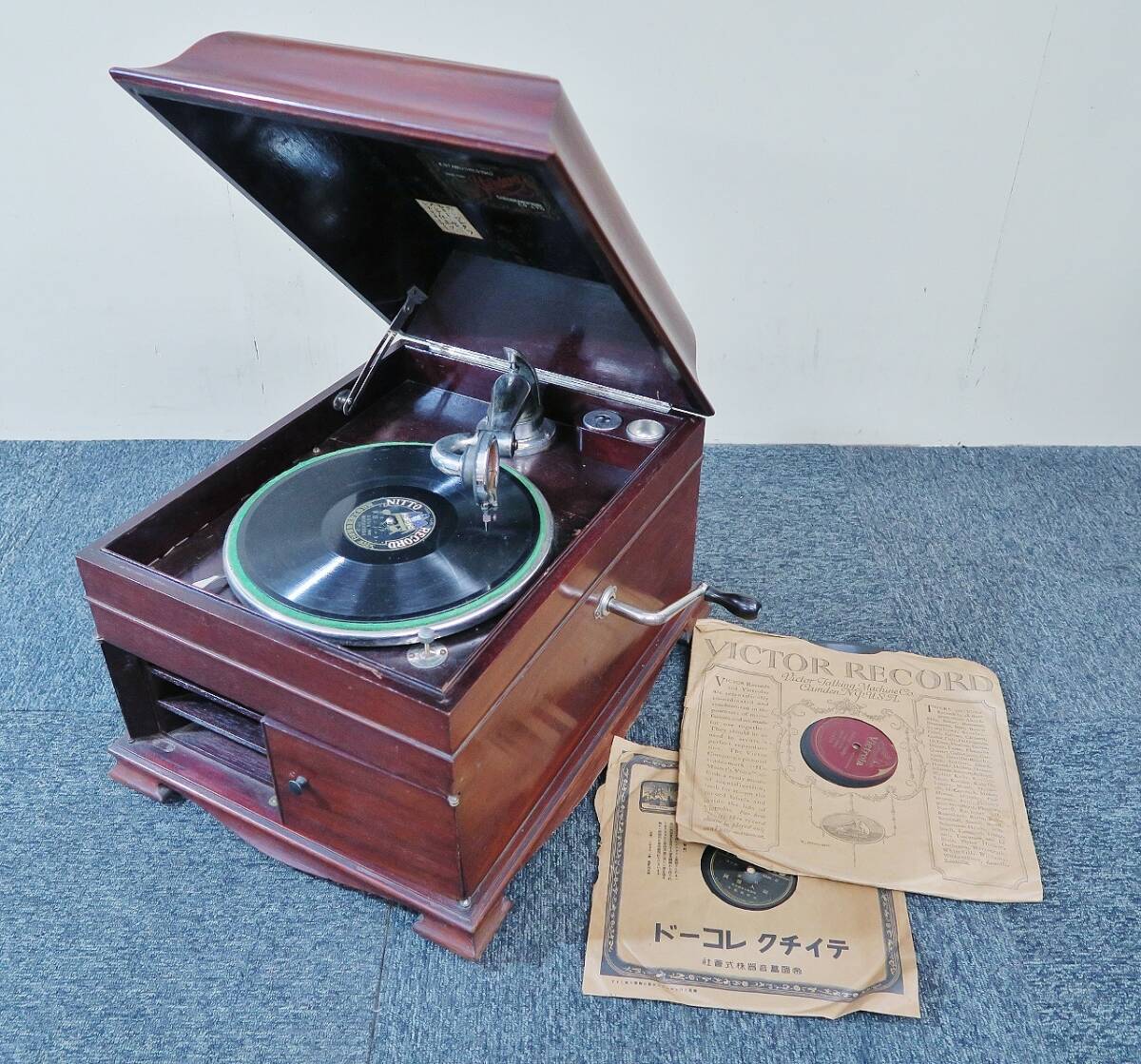 SPレコード　　古い蓄音機 昭和レトロ蓄音機可動品、SPレコード盤10枚、レコード針3缶