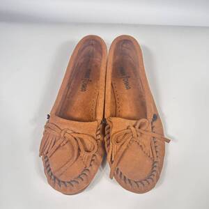 F11538 MINETONKA ミネトンカ KILTY SUEDE キルティ スエード モカシン 靴 ブラウン アパレル レディース サイズ8