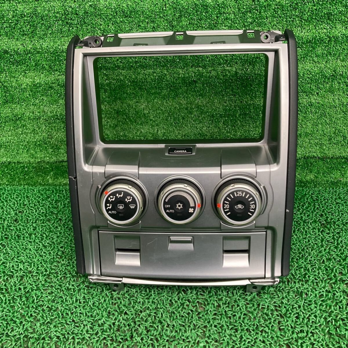 ⭕️三菱 デリカD5 純正 2DINワイド ナビパネル 新品未使用品です 三菱デリカD:5 用 ワイド 2DINナビゲーションパネル