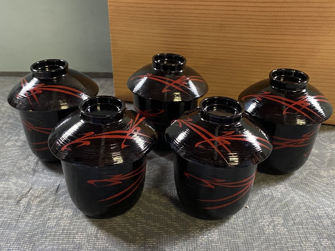 ほぼ未使用 懐石道具 木製黒塗 金彩梅蒔絵 吸物椀十客揃 和食器 木箱 ほぼ未使用 懐石道具 木製黒塗 金彩梅蒔絵 吸物椀十客揃