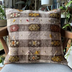 キリムのある素敵な暮らし!シヴァスの素敵なチェック織りのジジムキリムのクッションカバー何枚か合わせても素敵なお部屋のインテリアに!