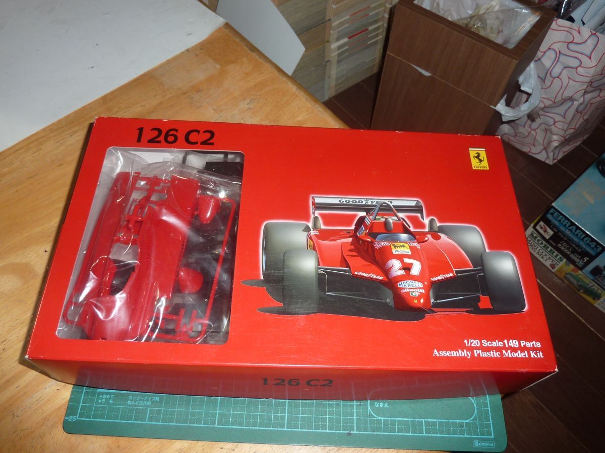 Yahoo!オークション -「フジミ 1／20 フェラーリ126c2」の落札