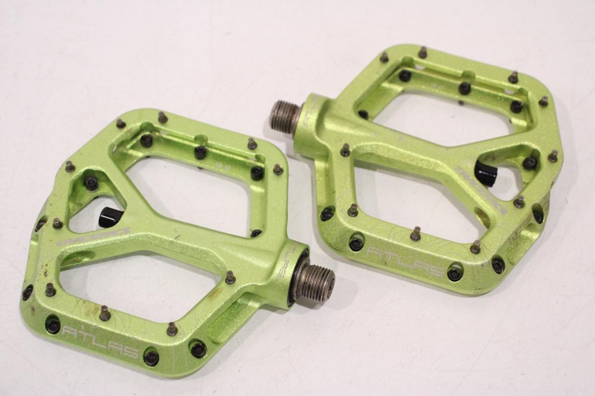 ATOM 600 旧型？ ペダル　中古 ATOM 600 旧型？ ペダル 中古 - メルカリ