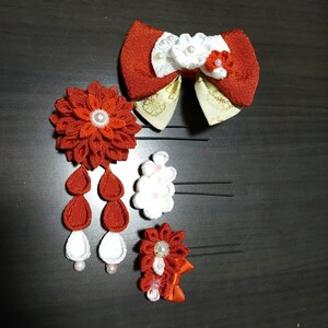 4 позиций комплект красный белый "Семь, пять, три" украшение для волос церемония окончания день совершеннолетия кнопка, ручка настройки умение ручная работа