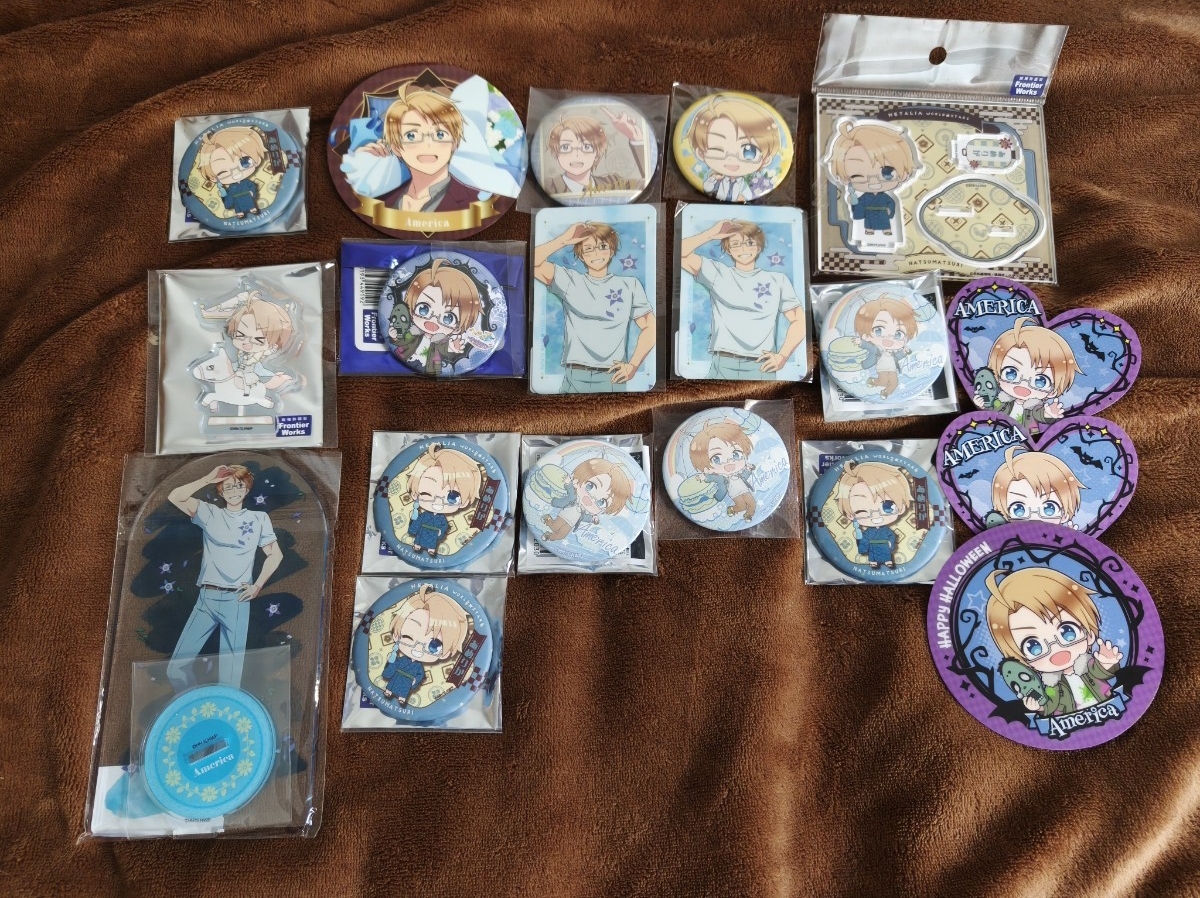 アニメグッズまとめ売り 大量 缶バッジ アクリル アニメ グッズ まとめ売り 超大量 段ボール80サイズ 缶バッジ