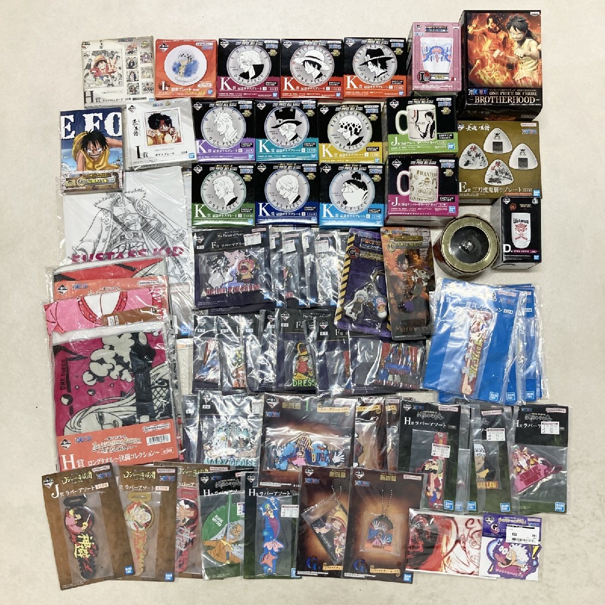 ONE PIECE - ONE PIECE ワンピース グッズ まとめ売り フィギュア マグネット ONE PIECE ワンピース グッズ まとめ売り フィギュア マグネット