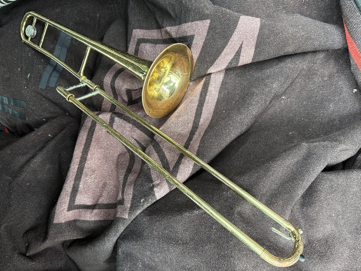 S*2様 テナートロンボーン CONN 8H(used品)ジャンク扱い S*2様 テナートロンボーン CONN 8H(used品)ジャンク扱い
