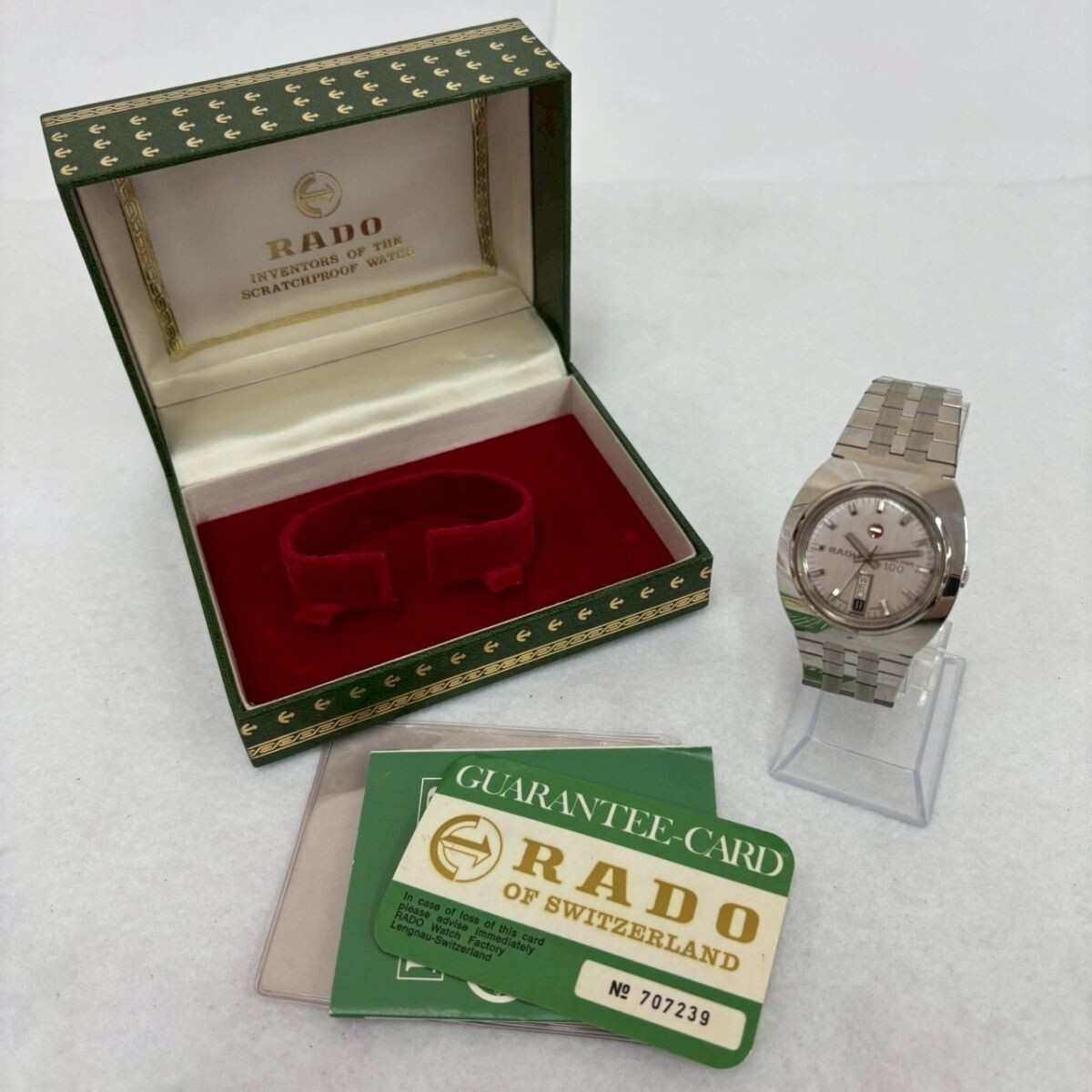 専用RADO メンズ黒革新古品　シリアルナンバー有りメンテナンス要　取引き中 専用RADO メンズ黒革新古品 シリアルナンバー有りメンテナンス要