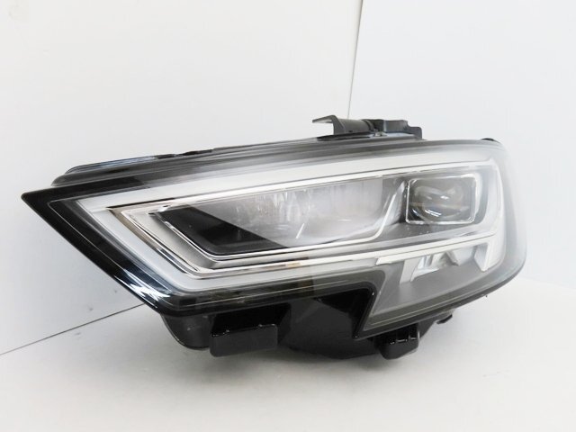 アウディ A3 8V系 純正ヘッドライト 左右セット A3 8V系 純正 後期 左 ヘッドライト/ランプ LED VALEO 8V0 941