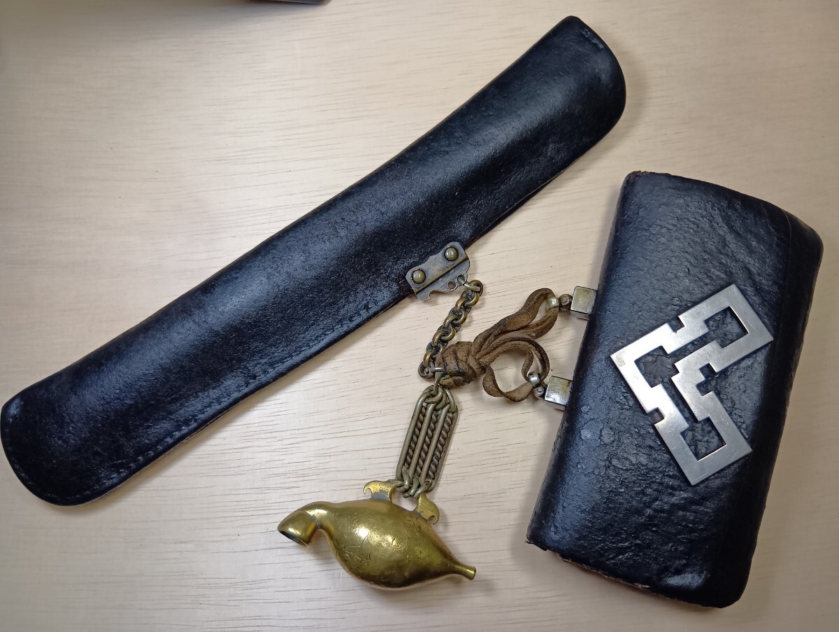 【骨董】真鍮製　煙草入れ　キザミ入れ　印籠　根付 骨董】真鍮製 煙草入れ キザミ入れ 印籠 根付