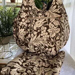 ハンドメイド☆鳥もいるナチュラルな生地 使いやすいトートとシンプルな手提げ 20㎝のファスナーポケットが便利