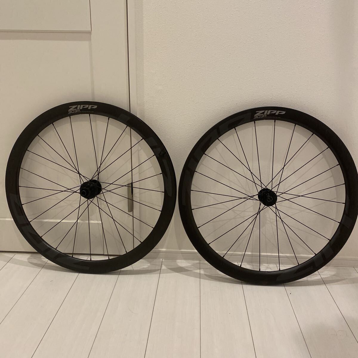 【中古】ZIPP 303s ディスク カーボンホイール 中古】ZIPP 303s ディスク カーボンホイール
