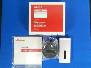 t3051 実用未使用 docomo ドコモ SH-07F ガラケー シャープ ホワイト 充電台 説明書 箱付