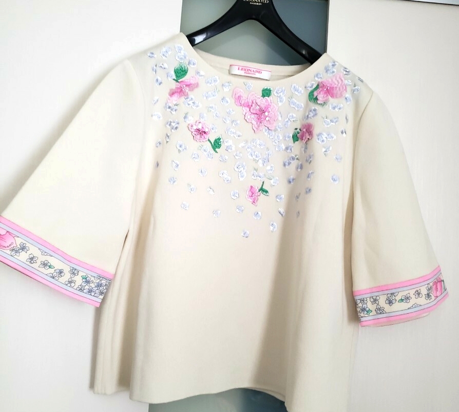 【セール価格8/31まで】 美品レオナール　半袖ニット　44 セール価格8/31まで】 美品レオナール 半袖ニット 44
