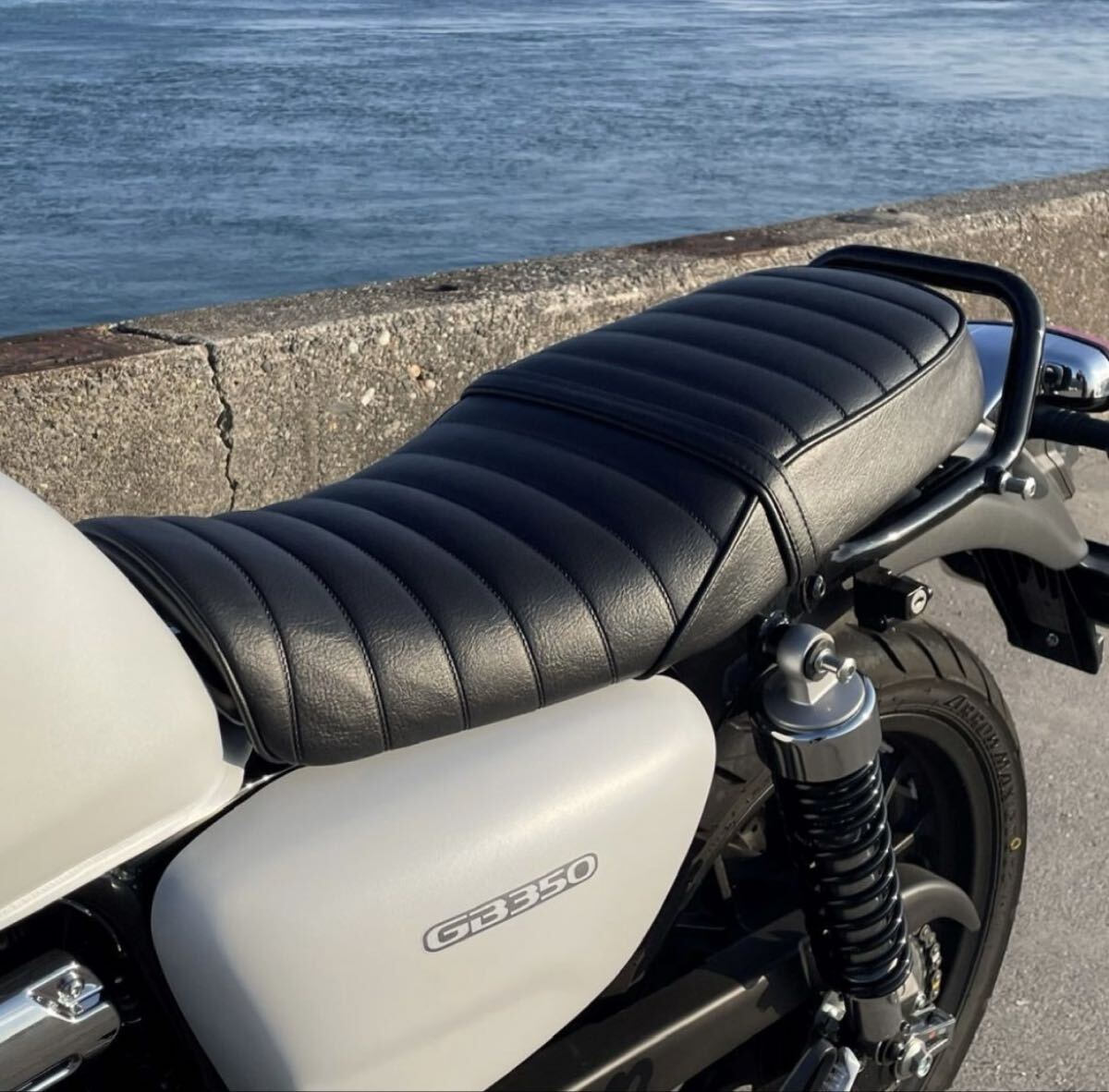 美品 ホンダ GB350 純正シート HONDA 破れ無し 綺麗ブラウンこげ茶色 ホンダ GB350 シート タックロール ブラウン 