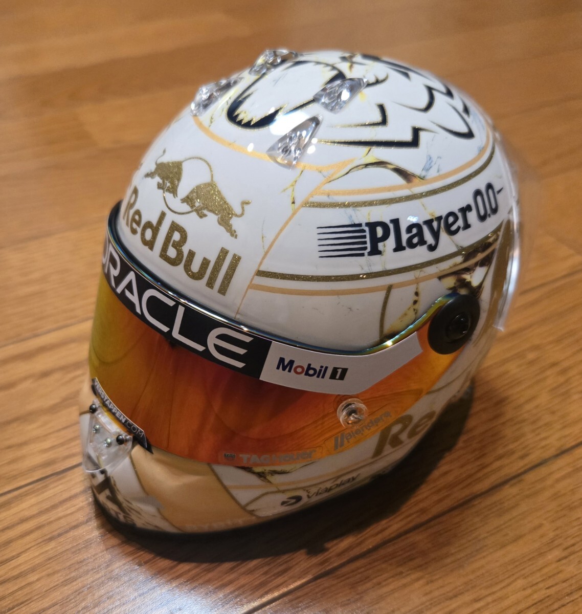 新品未使用　Red Bull フルフェイスヘルメット　シールド保護フィルム付　L レッドブルシリーズの新ヘルメットが登場【RPHA 1N・F70・i50