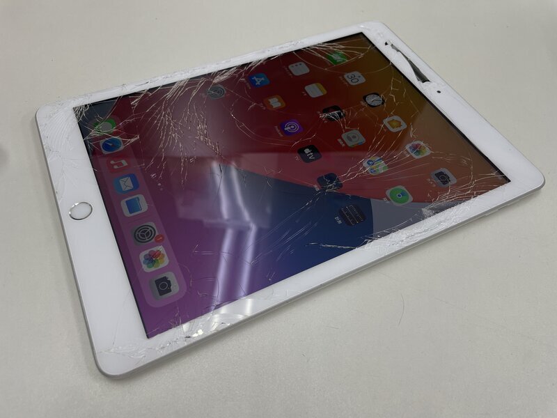 【ジャンク】 2台セット　iPad 第5世代 A1822 Wi-Fiモデル ジャンク】 2台セット iPad 第5世代 A1822 Wi-Fiモデル
