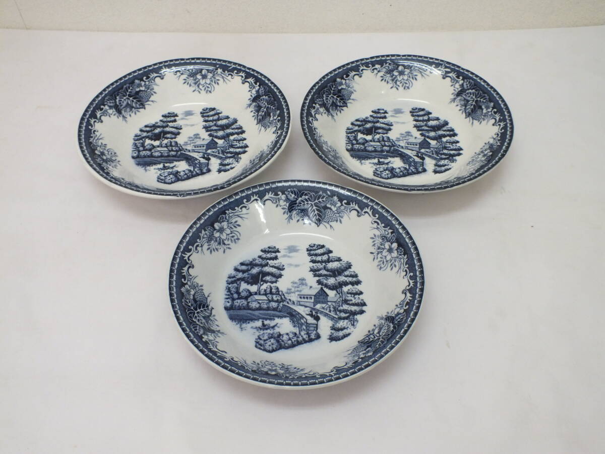 青白い風景画の陶器平皿 bowls_6-