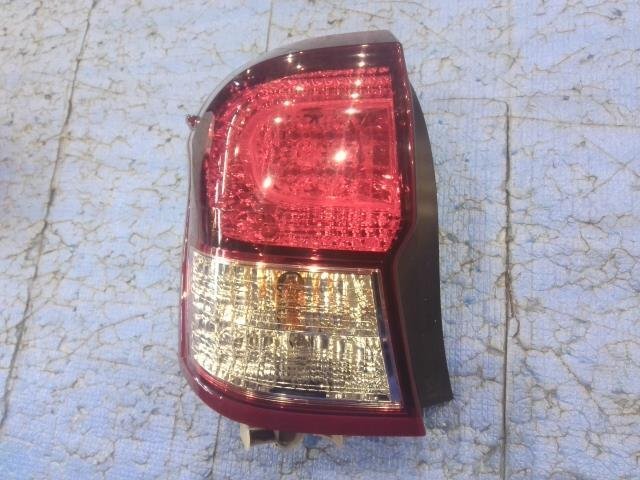 カローラフィールダーテールランプの値段と価格推移は？｜2件の