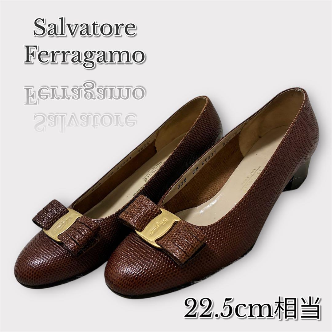 【新品未使用】Salvatore Ferragamo パンプス ロゴプレート 未使用さん♥フェラガモFerragamo ロゴプレートパンプス5.5C