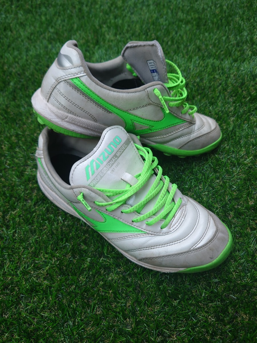 MIZUNO - 27cm新品未使用モレリア　トレーニングシューズ 2025年最新】Yahoo!オークション -ミズノモレリアの中古品・新品