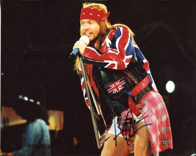 アクセルローズ直筆サイン入り2Lサイズ写真… Amazon.co.jp: アクセルローズ直筆サイン入り2Lサイズ写真