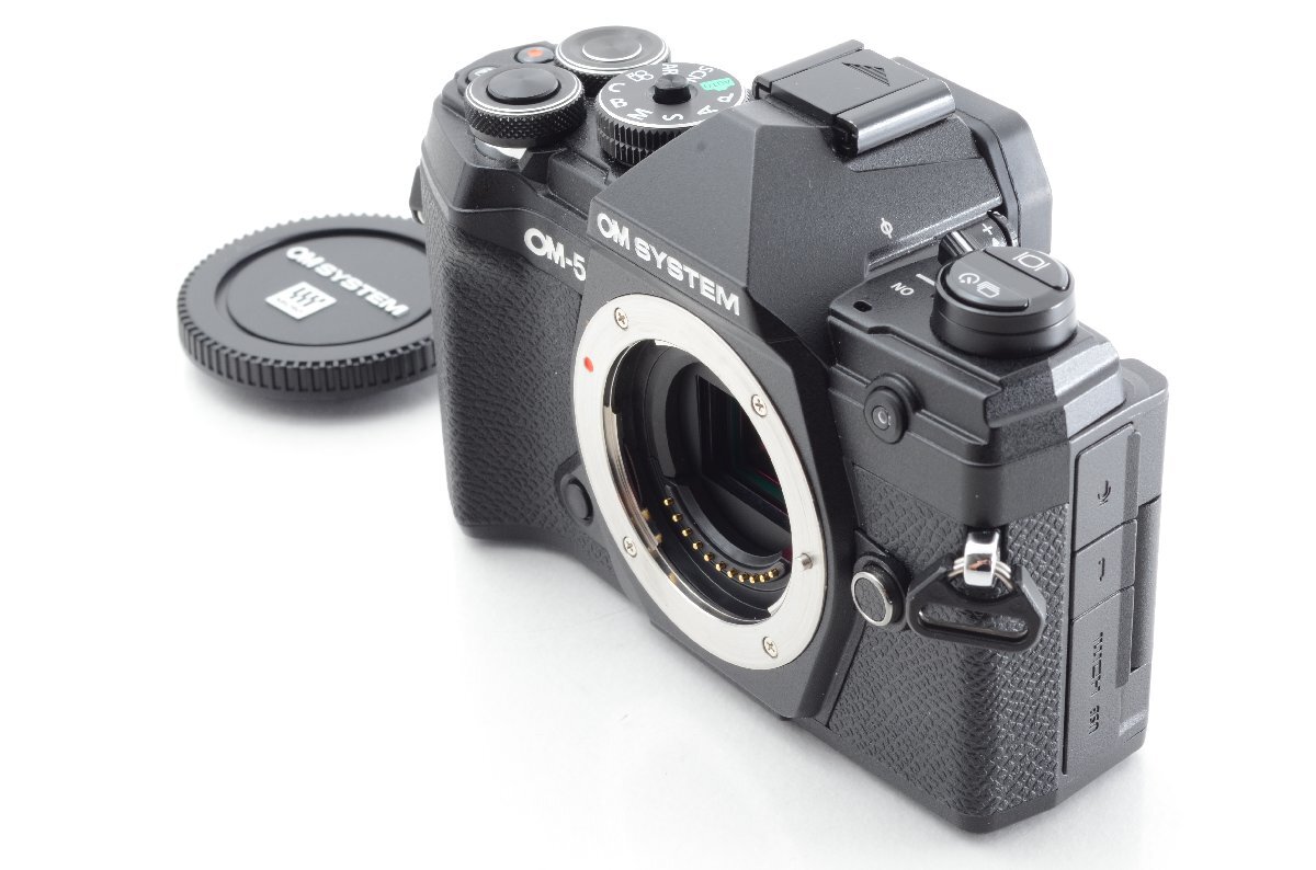 【新品級】OM SYSTEM OM-5 ボディー シルバー OLYMPUS／OM SYSTEM OM SYSTEM OM-5 ボディー シルバー｜新品