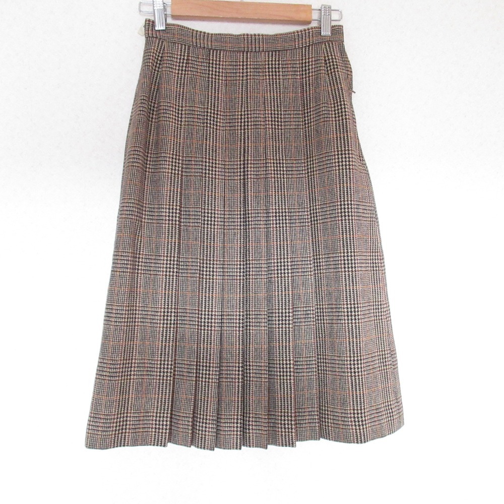 新品タグ付き❗️DAKS スカートスーツ　ヘリンボーン　ブラウン　チェック　大きい 新品タグ付き❗️DAKS スカートスーツ ヘリンボーン ブラウン