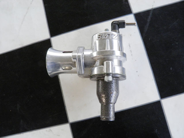 ジムニーJA11 BLITZ ブローオフバルブ 中古 送料無料！！ジムニー JA11・JA12 ブリッツ ブローオフバルブ