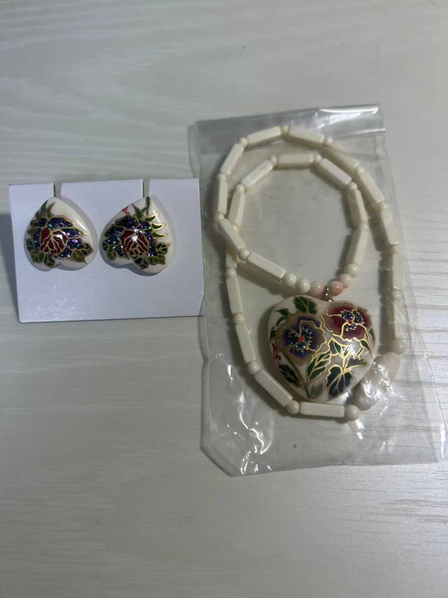 象牙調 アクセサリー ネックレス イヤリング　ペンダントブーロチ11点まとめ売る Yahoo!オークション - 象牙調 象牙風 アクセサリーまとめ売り