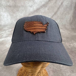 アメリカ合衆国 皮パッチキャップ CLASSICS メッシュキャップ グレー&ブラック