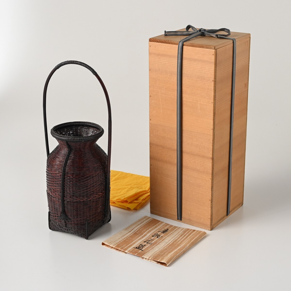 伝統工芸士　森上仁作　竹製　豊後篭　掛花篭　花生　共箱　M　R5402 伝統工芸士 森上仁作 竹製 豊後篭 掛花篭 花生 共箱 M R5402
