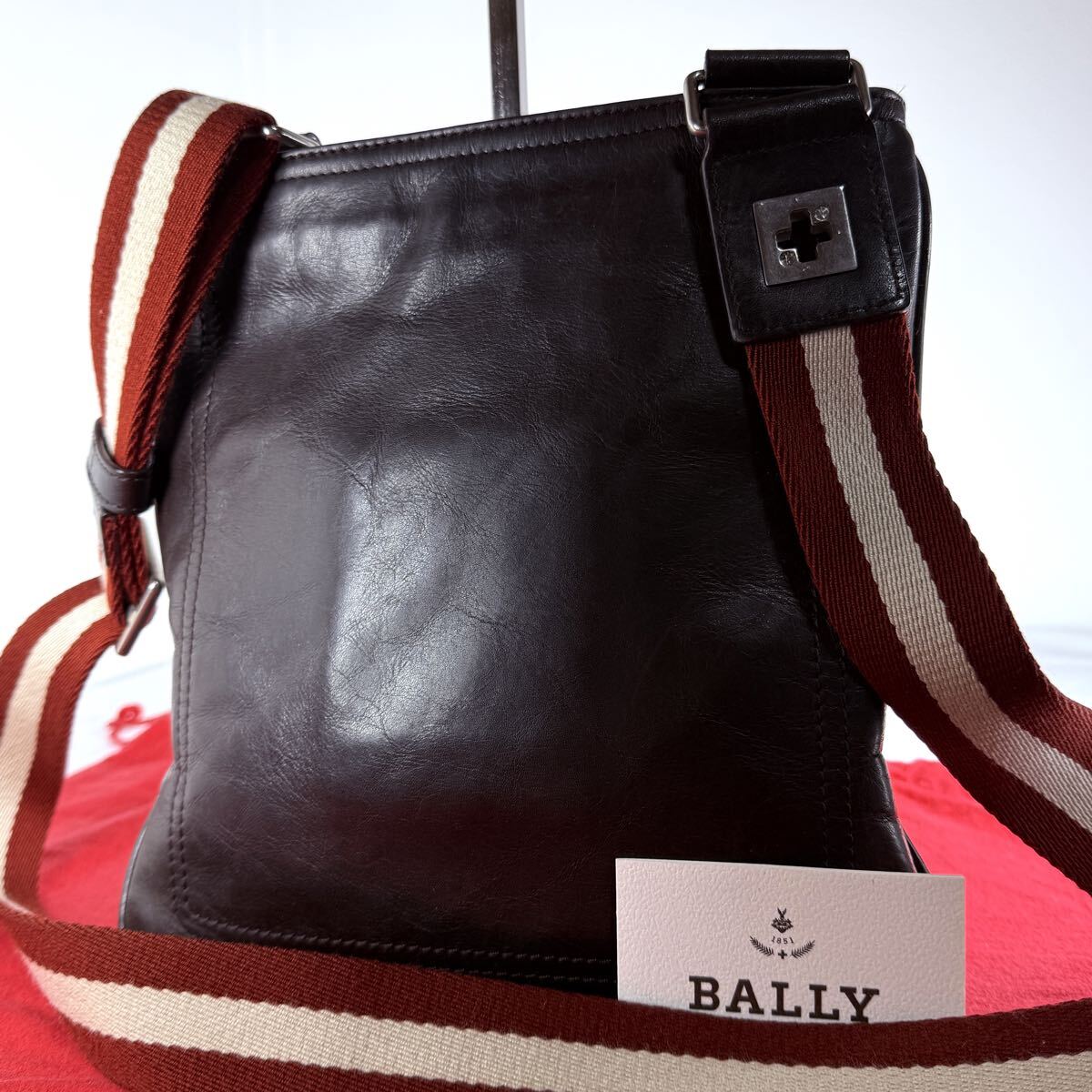 Bally ショルダーバッグの値段と価格推移は？｜341件の売買