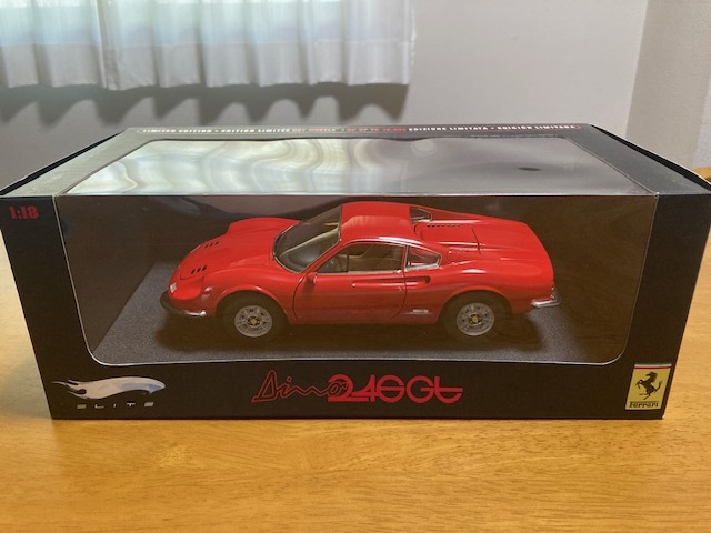 1/64 ホットウィール　激レア　フェラーリ　ディーノ入り　ジオラマ　人形付き 1/64 ホットウィール 激レア フェラーリ ディーノ入り ジオラマ