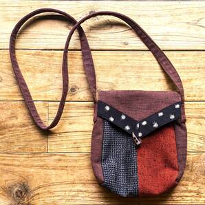 送料無料♪儀右ヱ門 GIEMON サコッシュ ミニショルダーバッグ 久留米絣 18×18×7㎝ パッチワーク 和装 美品 オカモト商店 うなぎの寝床