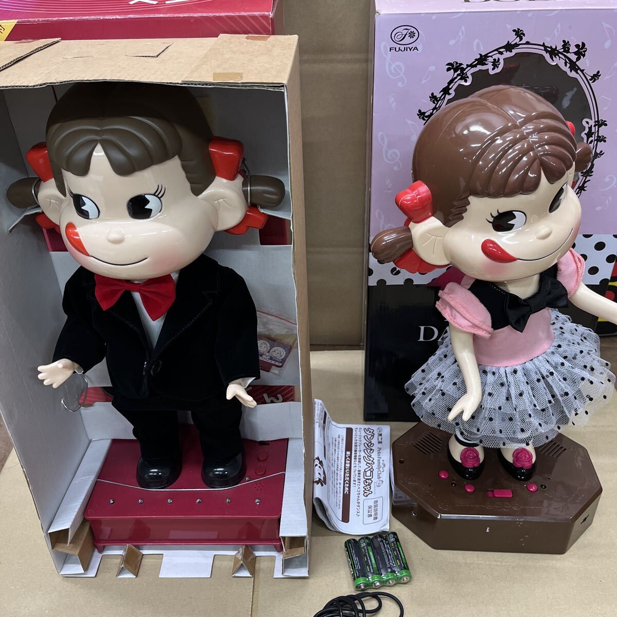 【動作品】ペコちゃん人形 ダンシング＆メッセージペコちゃん Amazon | ダンシング＆メッセージペコちゃん 人形 大きい 不二家