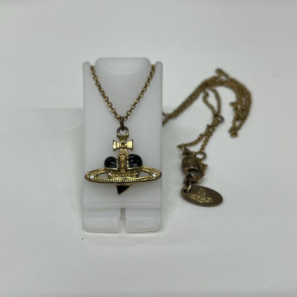 未使用品(訳あり激安) ヴィヴィアンウエストウッド ディアマンテ ハートオーブ ヴィヴィアンウエストウッド ディアマンテ ハート ネックレス