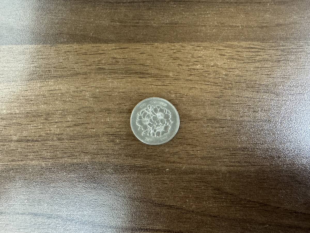 100円 シガースルー タバコ たばこ 貫通 マジック 手品 不思議】タバコがコインを貫通！？一世を風靡した伝説のマジック