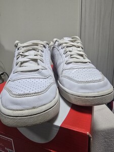 ●超特価・美品・ NIKE レディーススニーカーホワイト23.0cm