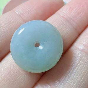 R2-01979 天然石 《本物保証》美品 淡緑色平安叩 持ち肌翡翠ペンダント ネックレスSV999約45cm(調整可能) パワーストーン 縁起物