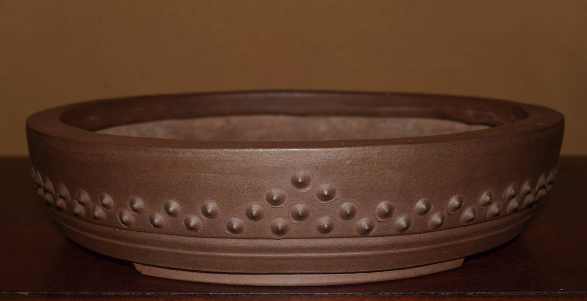 人気和鉢作家＜舟山・紫泥・時代抜群・手造り・・最高峰の泥味・・使い頃サイズ・品薄＞外縁下紐長方鉢・間口３４，６ｃｍ 人気和鉢作家＜舟山・紫泥・・時代乗り満点・・手造り・泥味抜群・実用銘