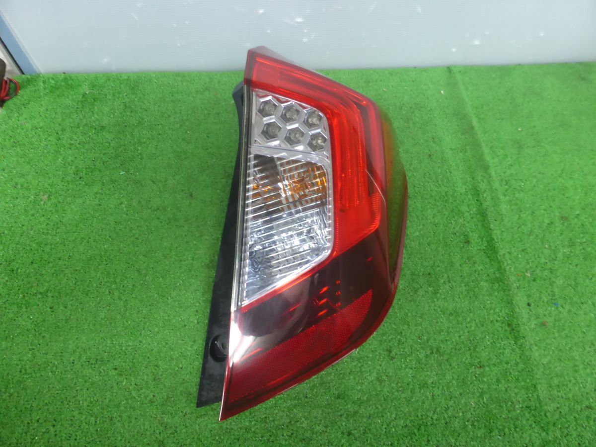 2025年最新】Yahoo!オークション -フィット gp5 テールランプの