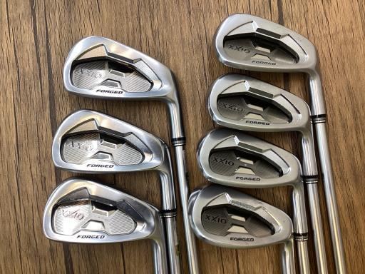 ダンロップ ゼクシオ フォージド アイアン 8本セット [NS PRO 940GH