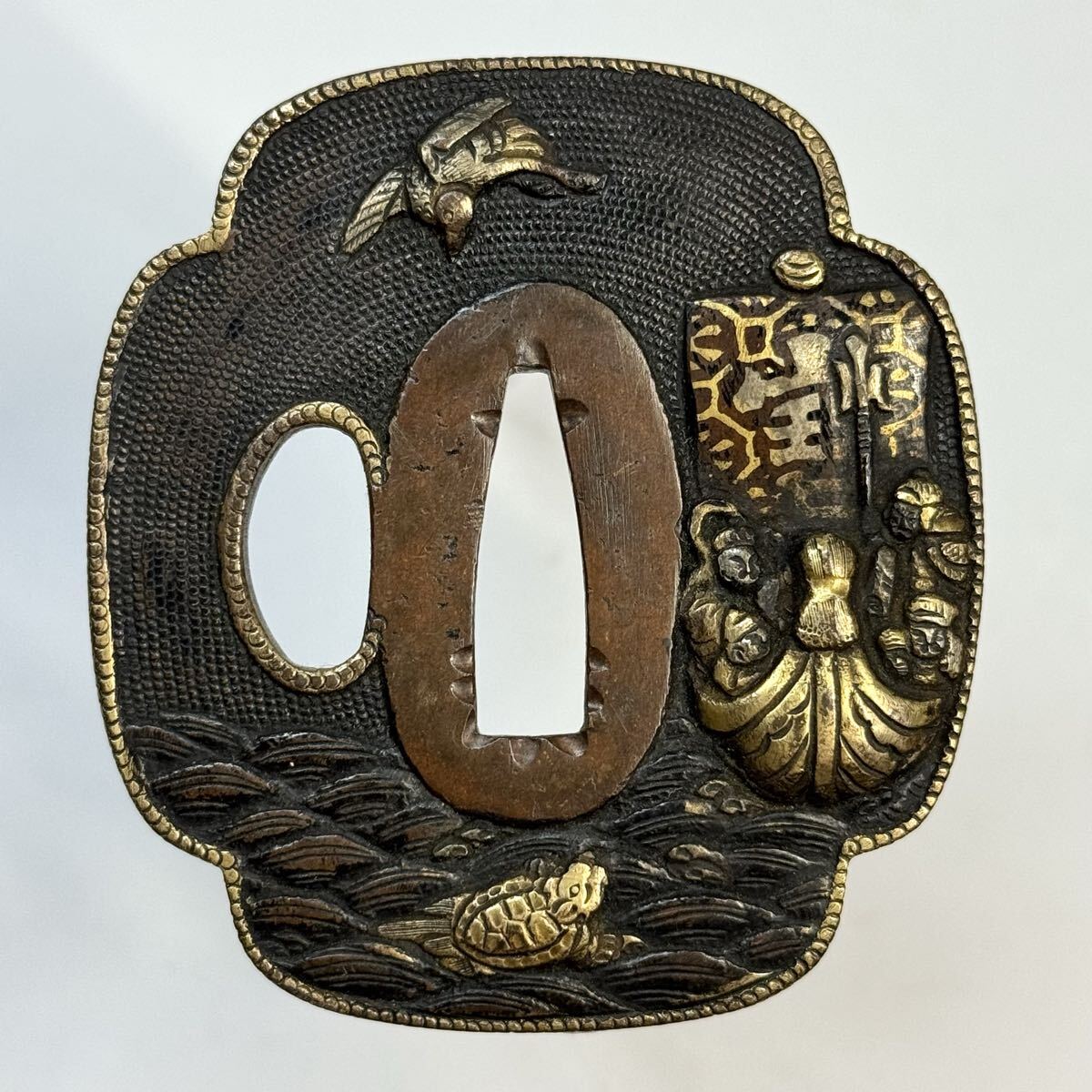 無銘 小柄 赤銅魚子地鳥に梅樹図 日本刀 刀装具 骨董 古美術 江戸時代 時代物 無銘 小柄 赤銅魚子地鳥に梅樹図 日本刀 刀装具 骨董 古美術