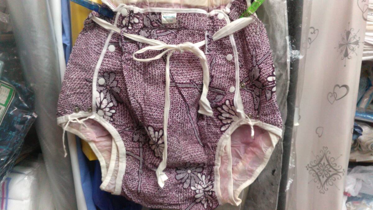 懐古堂おむつカバー サックス Lサイズ　裏はソフトビニール　金属ホックと腰紐付き 懐古堂おむつカバー サックス Lサイズ 裏はソフトビニール 金属