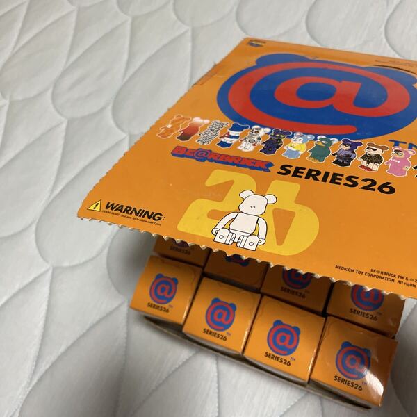 激レア 新品 未開封 ベアブリック シリーズ26 BE@RBRICK SERIES26 24個入り メディコムトイ MEDICOMTOY 100% フィギュア 人形