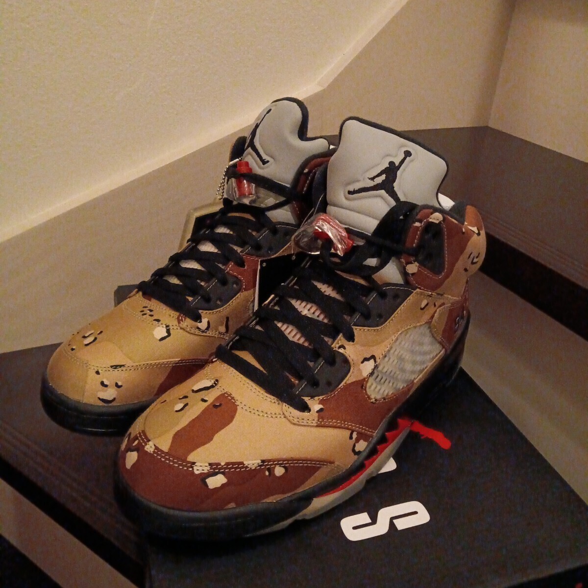 supreme Air Jordan 5 ブラック/レッド 28センチ supreme Air Jordan 5 ブラック/レッド 28センチ - メルカリ